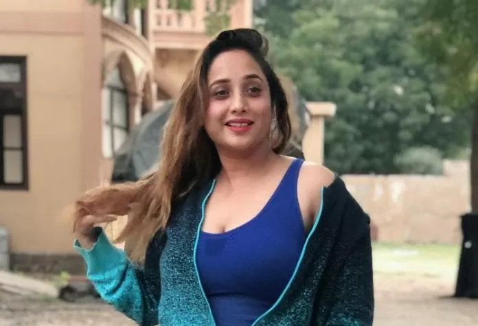 43-year-old actress sweating in the gym, seeing stretch marks, trolls said - get married now