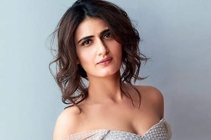 Fatima Sana Shaikh crossed the limits of bo*ldness, spread her beauty in a tube dress