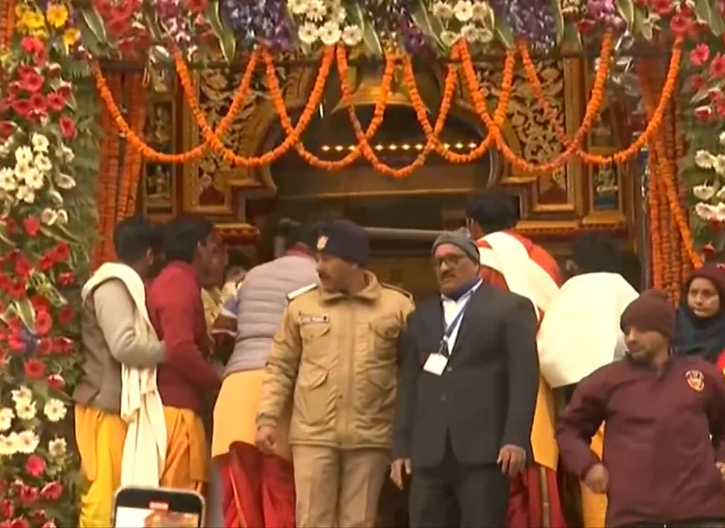 Kedarnath Yatra: Badrinath Dham opens for darshan with Vedic chants, tunes of Army band - Watch Video