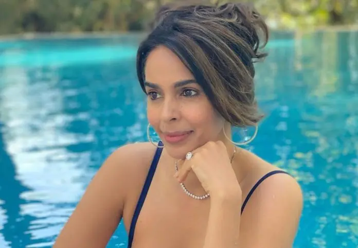 Mallika Sherawat wore a transparent top, increased the heartbeat of fans with hotness!