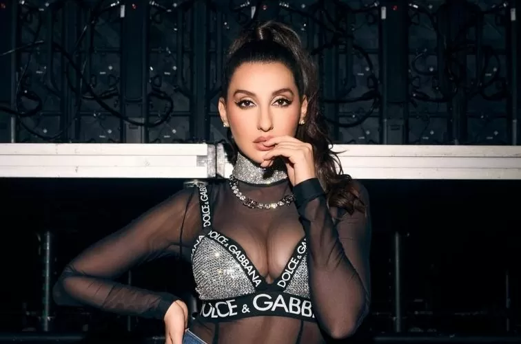 Nora Fatehi unbuttons her jeans for a photoshoot, the internet is in a tizzy with her hot look