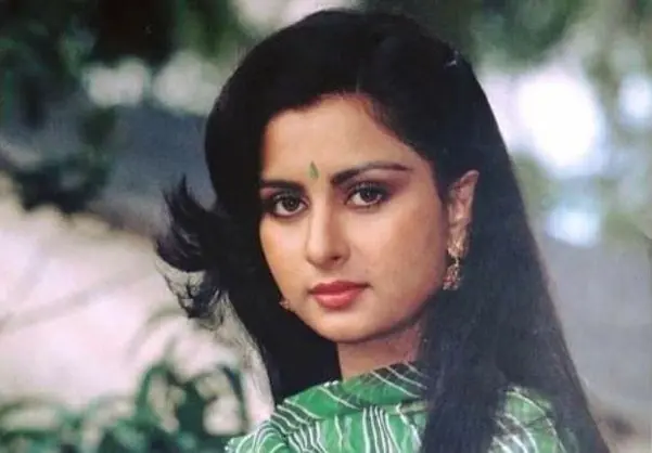 Seeing the 27-year-old daughter of Poonam Dhillon, the fans stopped breathing, she is 4 steps ahead of her mother in beauty, people said - the next Miss India