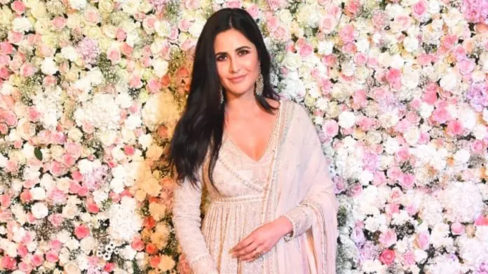 Katrina Kaif Pregnancy: Katrina Kaif covered baby bump with a dupatta? Fans surprised to see viral video