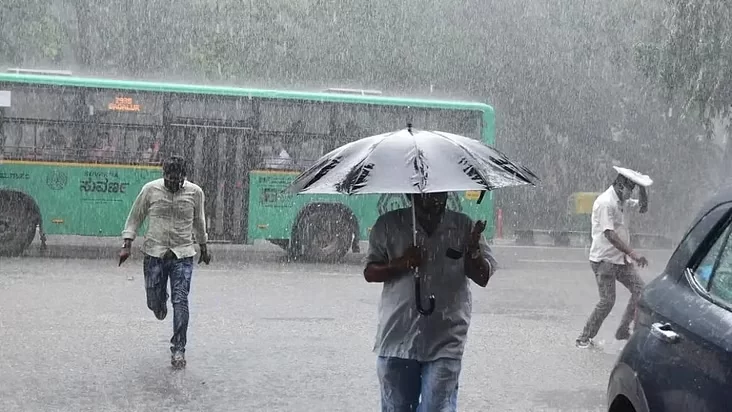 Weather Alert Today: Rain-lightning warning in 34 districts, heavy rain in 8 districts, know IMD's forecast Weather Alert Today: Rain-lightning warning in 34 districts, heavy rain in 8 districts, know IMD's forecast
