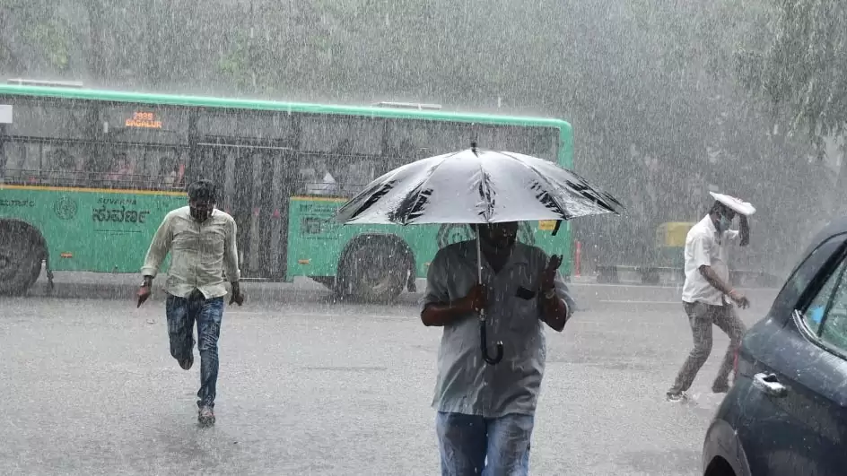 Weather Update: Chances of rain and hailstorm for two days in these states, know the weather condition in your city. Weather Update: Chances of rain and hailstorm for two days in these states, know the weather condition in your city.