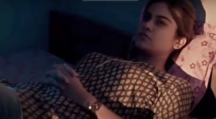 Watch alone this web series of Pammi Pehalwan of Ashram, it is full of bo*ld and intimate scenes that don't ask