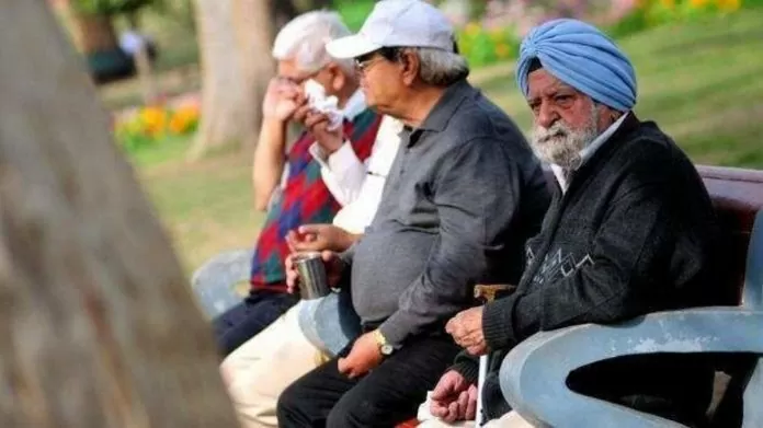 Bank FD Rates Rate: This bank is giving up to 8.10% interest on FD to senior citizens, check the latest interest rate quickly.