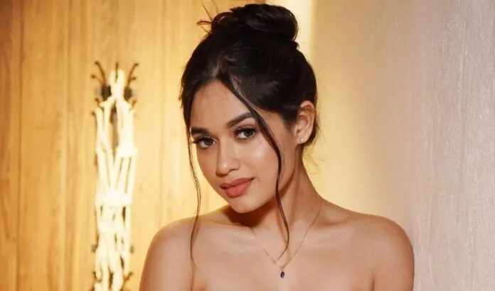 Jannat stole the party in black lehenga, you too will fall in love with her glamorous style!