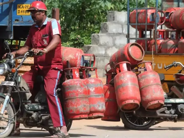 LPG Cylinder: Big News! Gas cylinder will be available for free on this day, no cost required