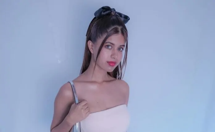 Sejal Kumar shared such pictures in deepneck mesh dress, people were left sweating after seeing the pictures