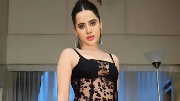 Urfi Javed wreaked havoc with her bik*ini look in mirror selfie, shared this photo and gave this advice to fans