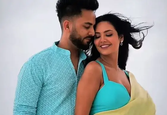 Elvish Yadav was seen romancing with Esha Gupta, fans said - 'Brother, breakup is sure this time...' Elvish Yadav was seen romancing with Esha Gupta, fans said - 'Brother, breakup is sure this time...'