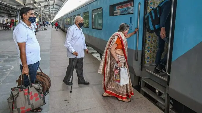 Indian Railways: Senior citizens get these 3 special facilities in the train, check the details before traveling
