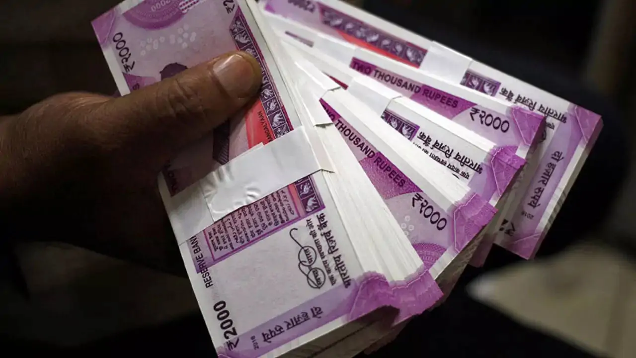 Income Tax: Big news for taxpayers! These people may have to pay a fine of Rs 10,00000, check details Income Tax: Big news for taxpayers! These people may have to pay a fine of Rs 10,00000, check details