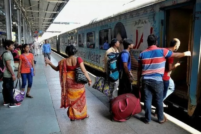 Railway Minister made an announcement regarding middle class and low income families, now this facility will be available