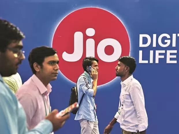 Jio customers will get 5GB data per day, up to 96GB extra data and 196 days validity