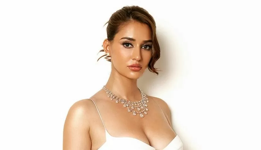 Disha Patani showed a bo*ld avatar wearing a dress supported by a thread, people went uncontrolled after seeing the pictures
