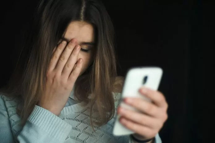 Mobile Service Closed: Big news for mobile users, free service stopped, now you will have to pay Rs 2400