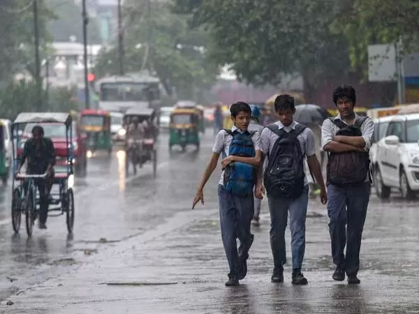 Rainfall Update: Clouds will rain with thunder in Delhi; Effect of fog will be visible amid pollution