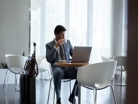 Air Passenger: Big News! This one credit card gives free food, drinks and rest facilities at the airport.