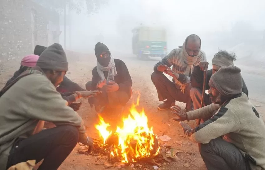 IMD Weather Update Today: Mercury dropped to 9 degrees in the capital, know how the weather is in North India. IMD Weather Update Today: Mercury dropped to 9 degrees in the capital, know how the weather is in North India.