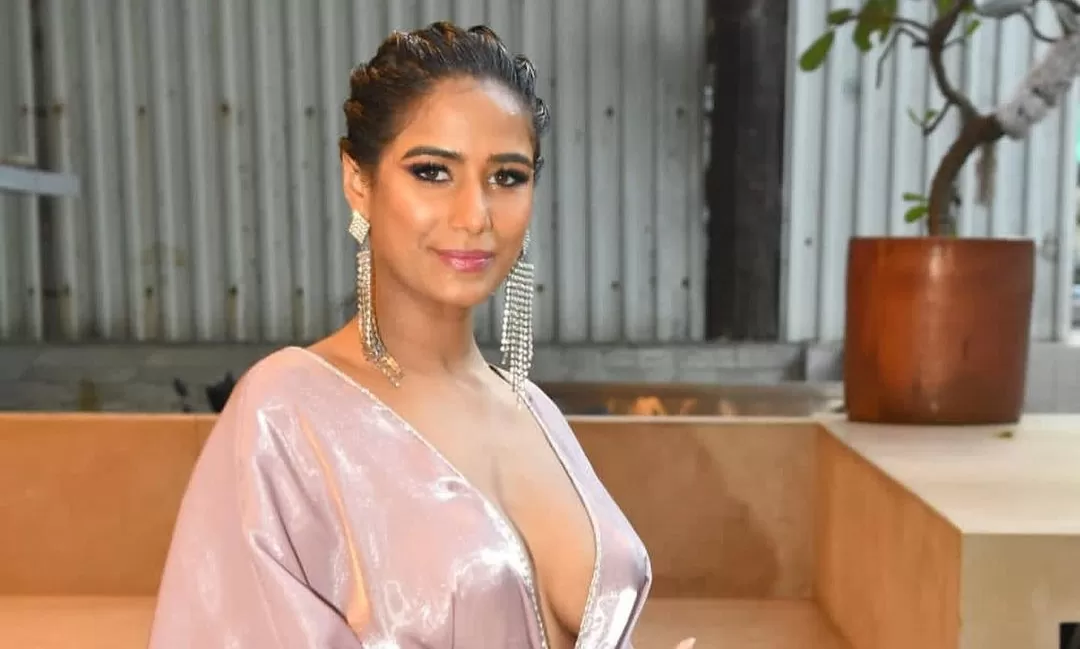 Poonam Pandey: Poonam Pandey is alive...shared the video and said - 'I did not die of cervical cancer...' Poonam Pandey: Poonam Pandey is alive...shared the video and said - 'I did not die of cervical cancer...'