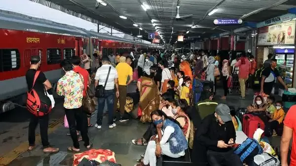 Railway Passengers Alert! 9 trains running on this route have been diverted, 4 trains including New Delhi Express have been cancelled.