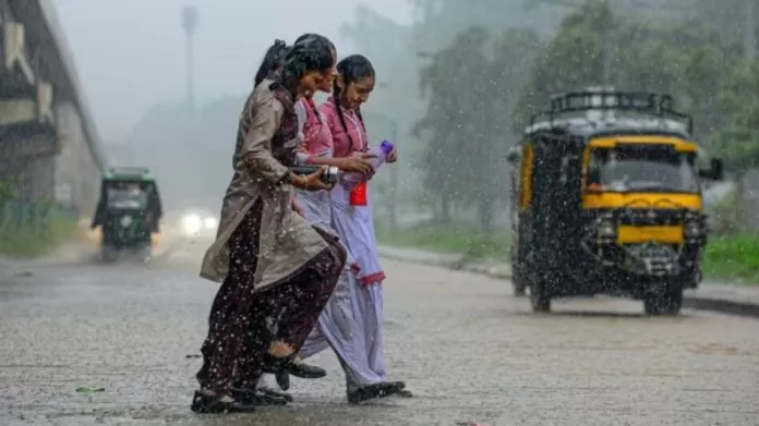 IMD issued alert for continuous rain for 3 days in Delhi, know the weather condition