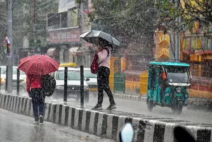 Weather System: Western Disturbance active in many states, know where it will rain today?