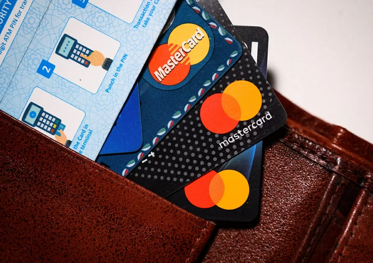 Credit Card Offers: These 4 banks are offering huge discounts and cashback on credit cards, check details Credit Card Offers: These 4 banks are offering huge discounts and cashback on credit cards, check details
