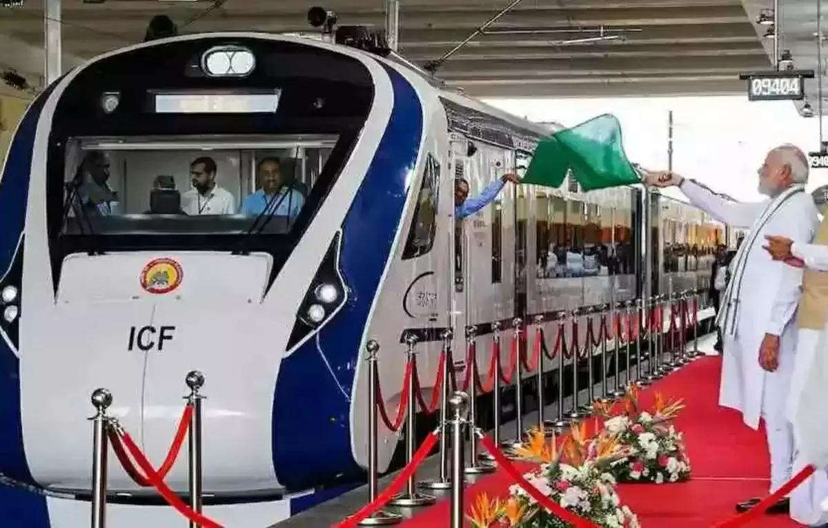 Vande Bharat train: New Vande Bharat train will run on this day for Maa Vaishno Devi Darshan, know the railway route Vande Bharat train: New Vande Bharat train will run on this day for Maa Vaishno Devi Darshan, know the railway route