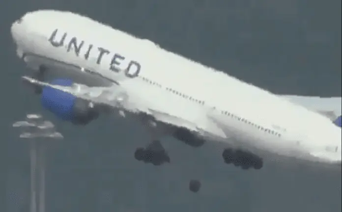 Video: Airlines plane's wheel fell off immediately after takeoff, video of the accident went viral
