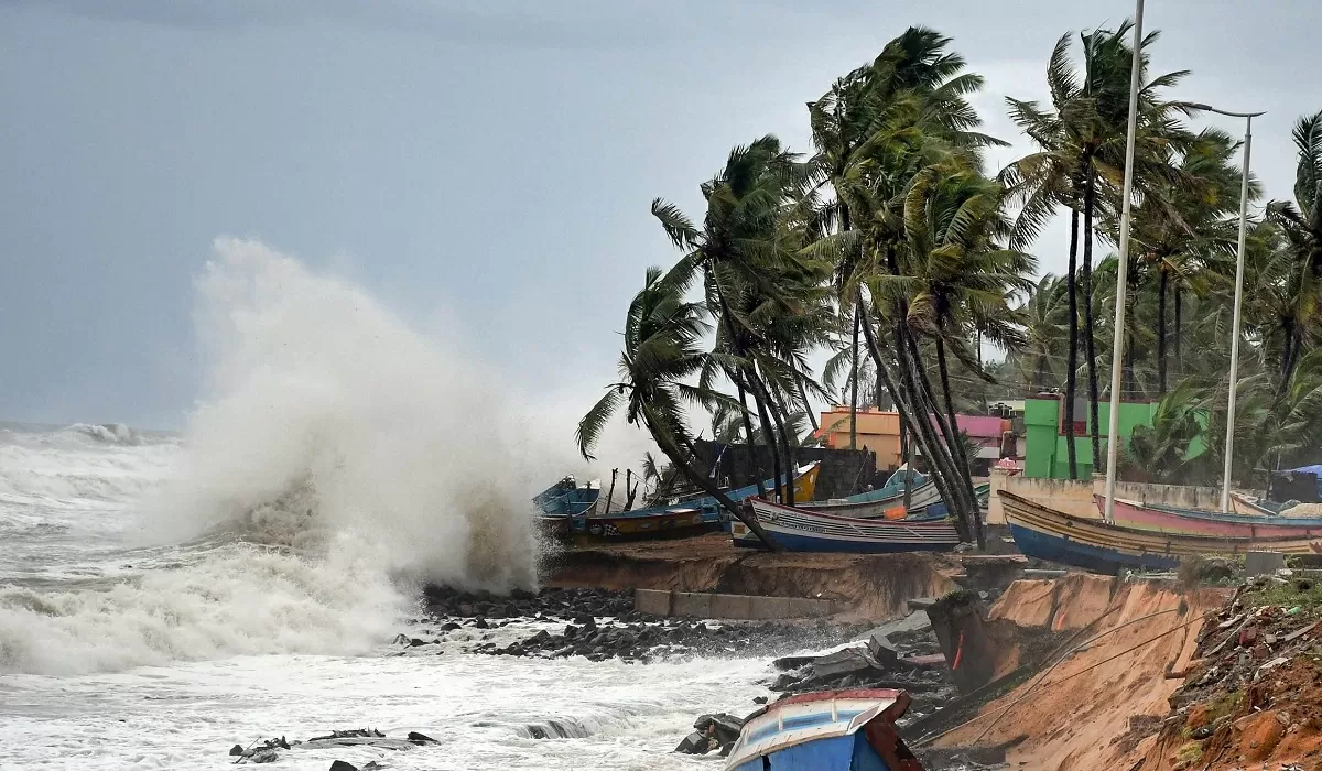 IMD Rain Alert: Heavy rain alert due to cyclonic storm in these states, check the condition of your state.