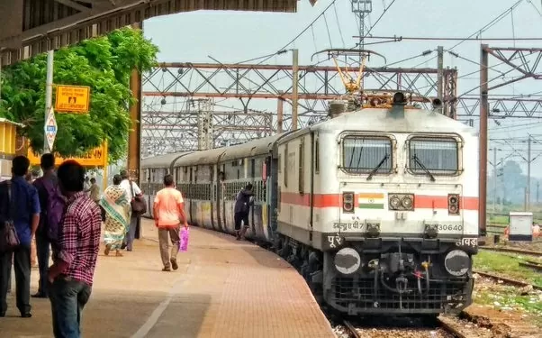 Railway Reservation Service Close Reservation service of Railways will remain closed tomorrow, know how long the problem will last.