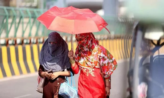 Weather Update: Somewhere heat alert and somewhere rain warning, know the weather condition in your city.