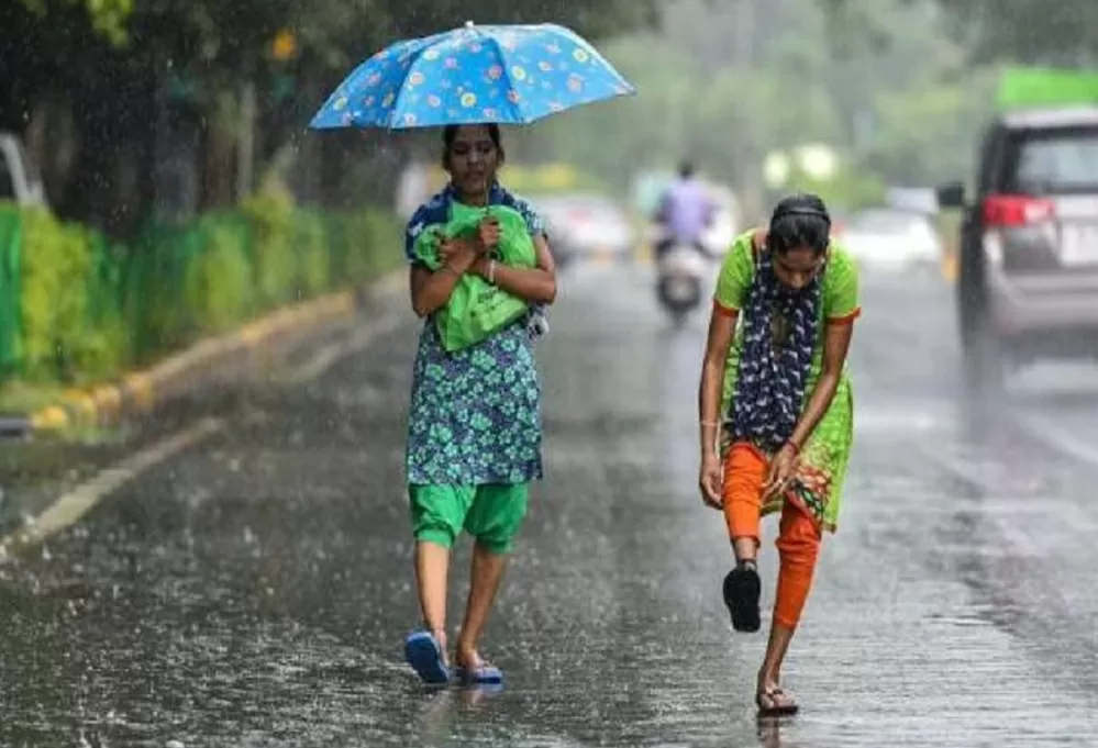 Rain Alert: There will be heavy rain in Delhi NCR for the next two days, temperature will drop by two degrees