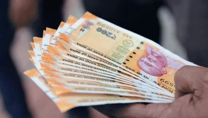 New Credit Card: This bank launched a new credit card, customers will get up to ₹ 500 cashback every month