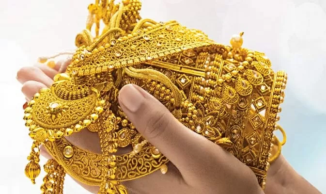 Gold Limit At Home: Income Tax department will send notice if you keep more gold than this limit at home Gold Limit At Home: Income Tax department will send notice if you keep more gold than this limit at home