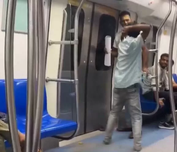 Video of hitting fellow passenger with slippers in Delhi Metro goes viral