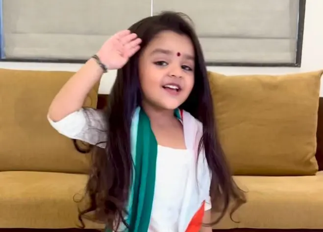 Girl Dance Video: This cute girl's dance on a patriotic song went viral, the video is being watched again and again