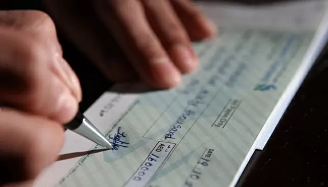 Cheque payment Rules: Bank customers should keep these things in mind while making payment by cheque, otherwise they will be cheated heavily