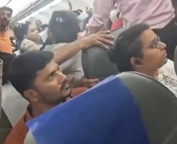 AC in IndiGo flight shut down before take off, 3 fainted due to heat; Video of passengers' anger goes viral AC in IndiGo flight shut down before take off, 3 fainted due to heat; Video of passengers' anger goes viral