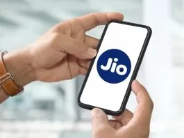 Jio customers are getting 336 days validity for less than a thousand rupees
