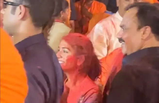 Ambani's new daughter-in-law Radhika Merchant danced a lot during Ganesh Visarjan, video goes viral!