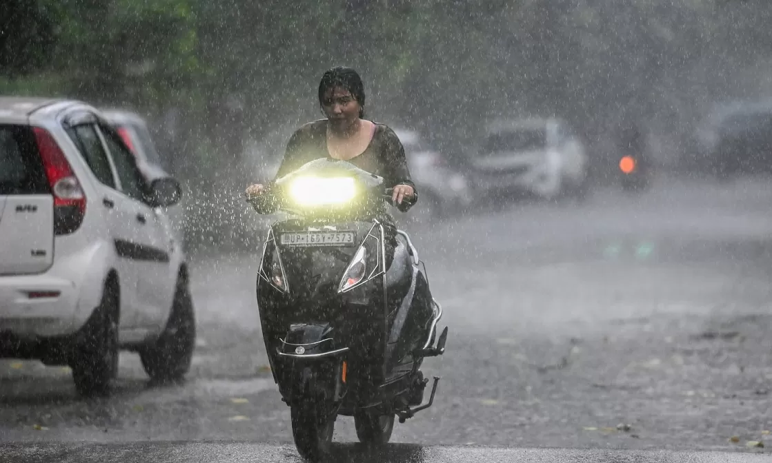 Weather Update: Rain alert for 2 days in Delhi, update on fog and cold too