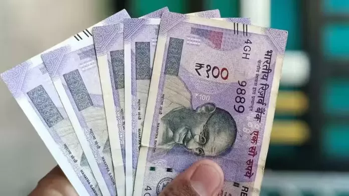 Cash withdrawal service: Railway passengers will now be able to withdraw cash in running trains, new initiative by Railways