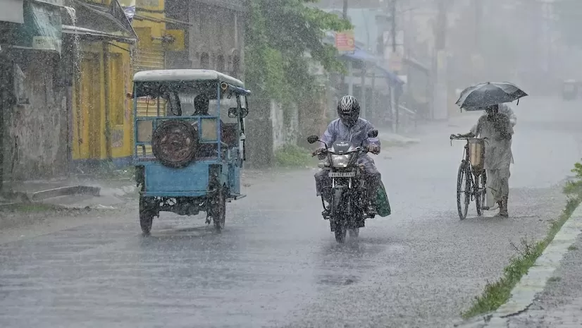 Meteorological Department has issued a rain alert in many states, know today's weather condition