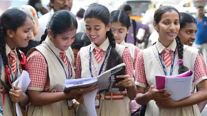 UP Board Result: UP Board toppers will get laptops and Rs 1 lakh, UP government will give these gifts to students
