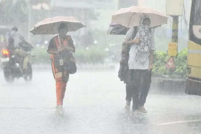 Heavy Rain Alert: Alert issued for heavy rain along with strong dust storm, know the weather condition