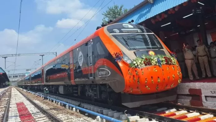 Vande Bharat Passengers: Good news! Such passengers will be able to travel FREE in Vande Bharat going to Kashmir